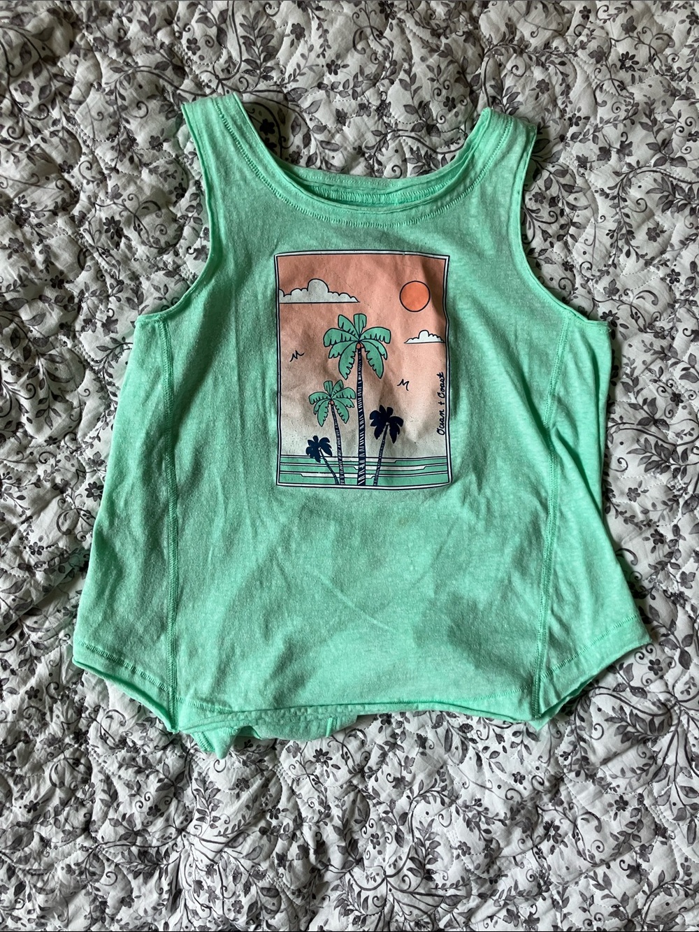 (FITS LIKE XS TO SMALL)Mint Graphic Palm Tank Top